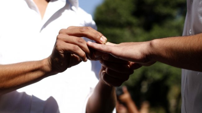 Gobierno espera enviar proyecto de matrimonio igualitario en 2017