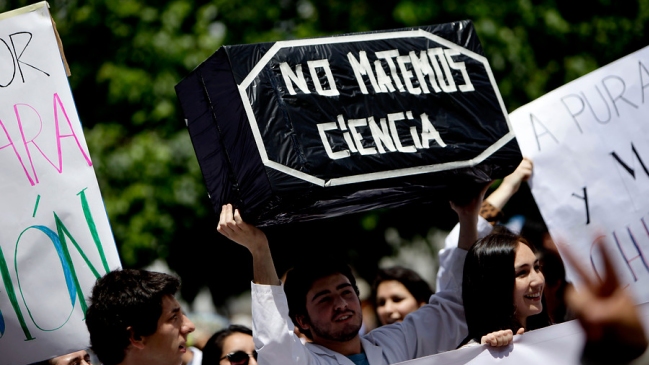 Científicos: Investigadores en Chile viven una situación paupérrima