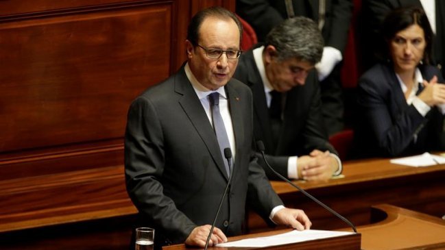 Hollande instará a Obama y Putin a crear una sola coalición contra el EI