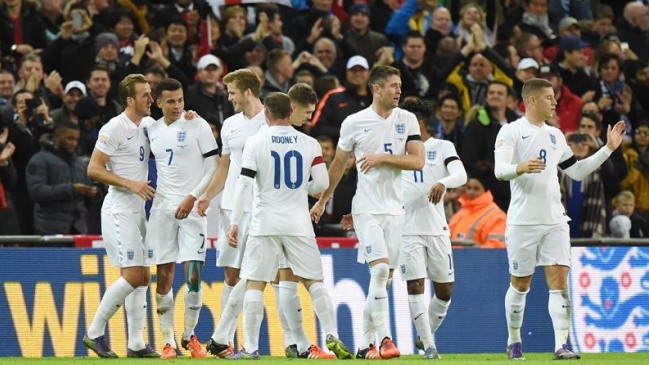 Inglaterra superó a Francia ante un Wembley conmovido por la tragedia de París