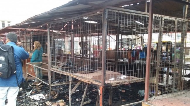 Municipio de La Serena comprometió ayuda a artesanos tras incendio en La Recova