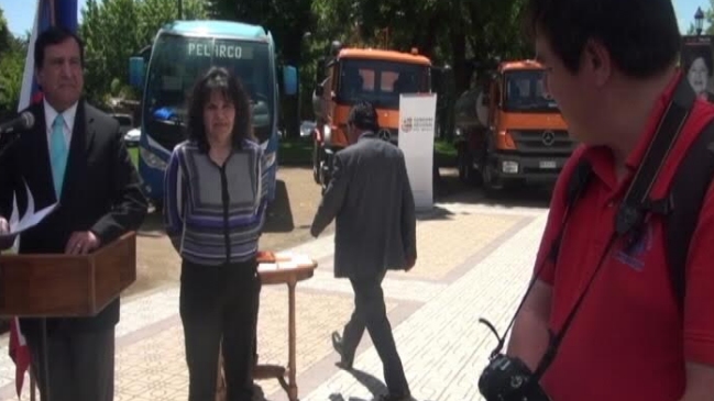 Alcalde de Maule tuvo airada reacción durante entrega de ambulancias