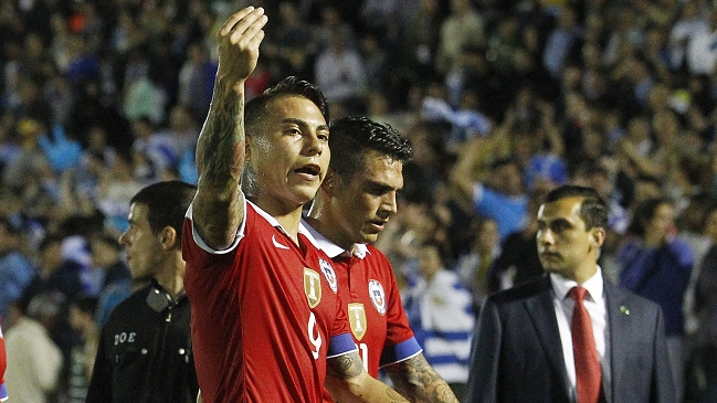 DT de Hoffenheim se mostró molesto por gestos ofensivos de Eduardo Vargas