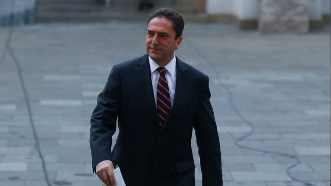 Ministro Gómez anunció cooperación del Ejército con Carabineros en frontera norte