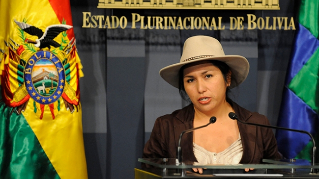 Ministra boliviana por Insulza: Demuestra que hay fisuras en el Gobierno de Bachelet
