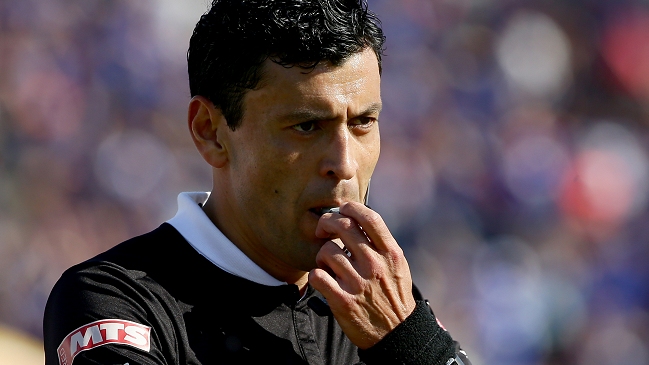Roberto Tobar dirigirá duelo entre Colo Colo y Universidad de Concepción