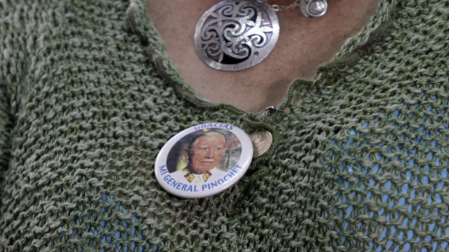 División por homenaje por los 100 años del nacimiento de Pinochet
