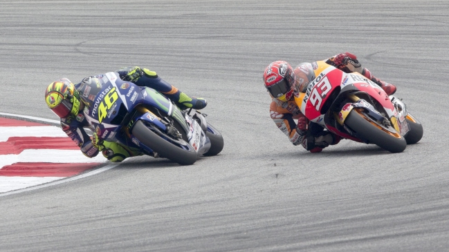 Ecclestone: La patada de Rossi a Márquez hubiera sido bandera negra en F1