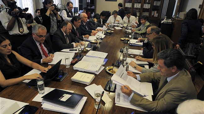 Gobierno rebajó monto de bono que propuso para funcionarios públicos