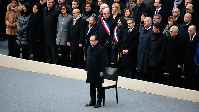 Hollande: Francia hará lo posible para destruir al ejército de fanáticos