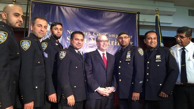 Policías musulmanes de Nueva York piden respeto a precandidatos presidenciales