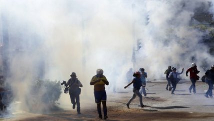 Tres policías heridos en enfrentamientos con maestros mexicanos