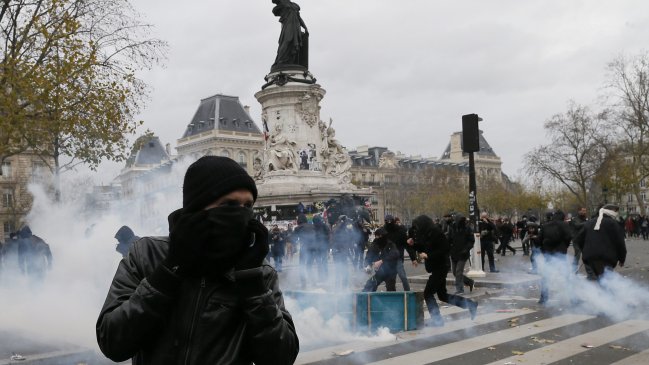Manifestación por cambio climático en París deja casi 300 detenidos