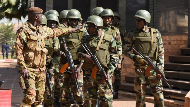 Cuatro muertos en Mali al ser atacado un bus de civiles