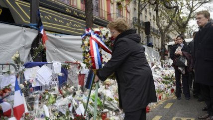  París: Presidenta se reunió con familias de víctimas  