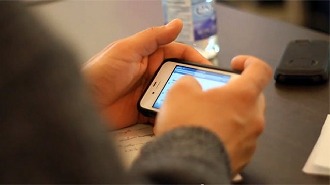 Sujeto que robó celular denunció al dueño por almacenar pornografía infantil