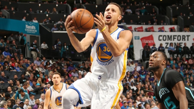 Los Warriors llegaron a 20 triunfos seguidos en su histórico inicio de temporada