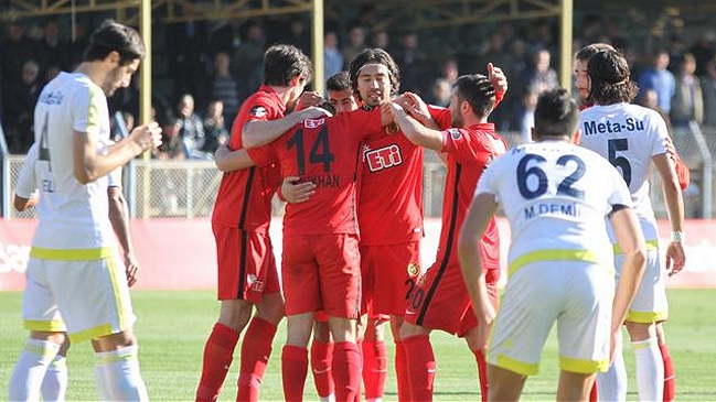 Sebastián Pinto jugó en paso de Eskisehirspor a la fase grupal en Copa de Turquía