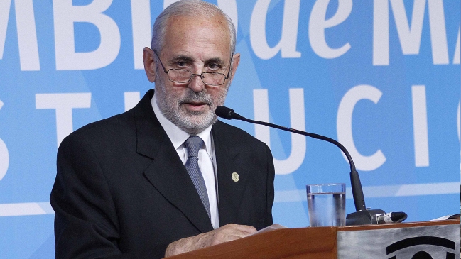 Jorge Abbott analiza reasignar al fiscal del caso Caval