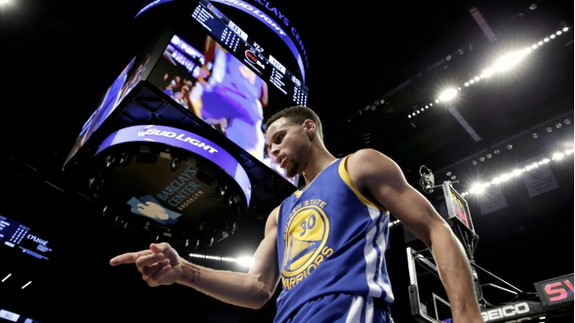 Los Warriors elevaron a 22 triunfos seguidos su imparable racha en la NBA