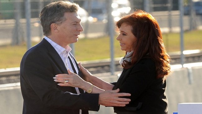 Ceremonia de traspaso de mando sigue tensando el clima político en Argentina