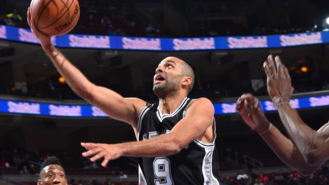 San Antonio Spurs aplastó a domicilio a los Sixers en la NBA
