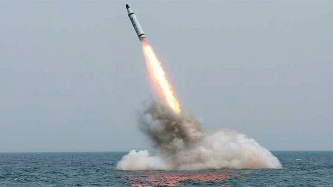  Rusia disparó misiles desde submarino contra posiciones del EI en Siria  