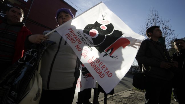 Familiares piden nueva investigación en aniversario de incendio de cárcel de San Miguel