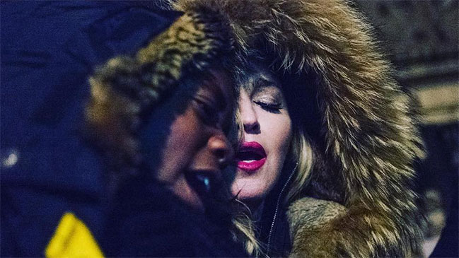 Madonna improvisó un concierto en homenaje a víctimas de los atentados en París