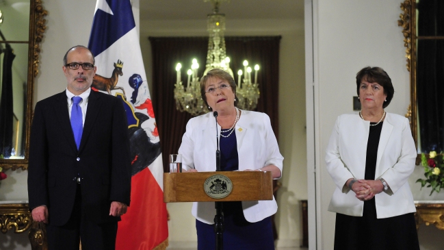 Gobierno analiza fórmulas para dar gratuidad en 2016 pese a fallo del TC