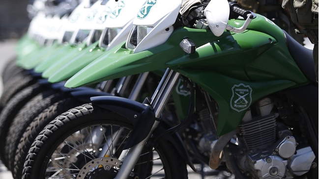 Carabineros que escoltaban a hinchas de Everton protagonizaron accidente de tránsito