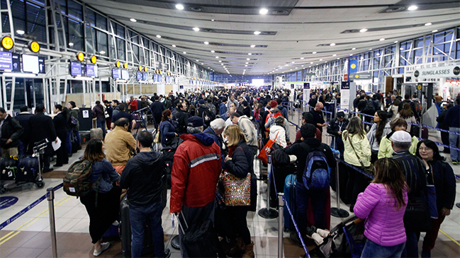 Paro de la DGAC: LAN y Sky anuncian medidas