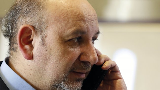 Diputado Castro pedirá a Contraloría que verifique cifras de listas de espera del AUGE