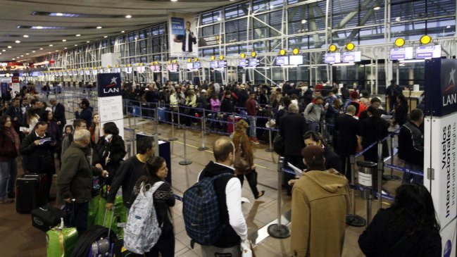 DGAC lamentó inconvenientes por paro de funcionarios