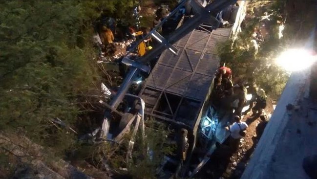 Accidente de un bus dejó al menos 40 fallecidos en Argentina