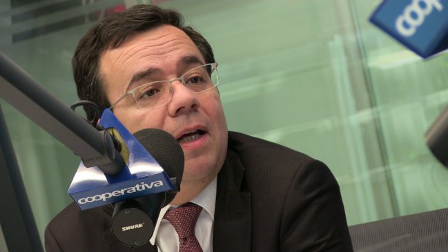 Ministro Céspedes: Chile tiene que ser exportador de minería, no solo de cobre