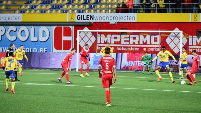 Cristián Cuevas jugó en derrota de St. Truiden ante Genk