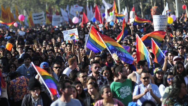 Calendario escolar 2016 incluirá el Día contra la Homofobia y la Transfobia