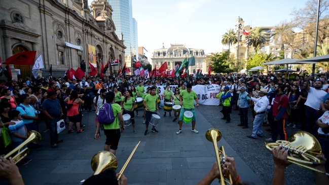 Estudiantes marcharon acusando 