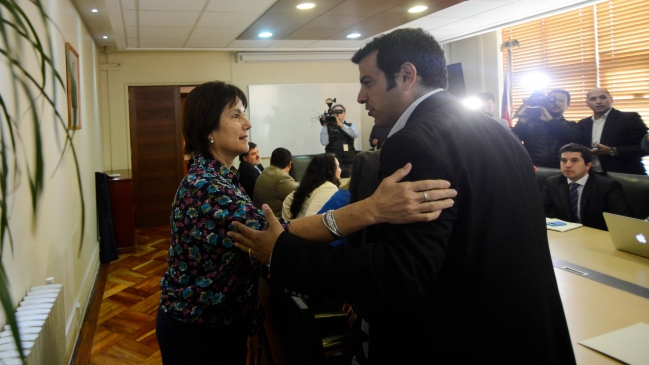 Municipios con alcaldes de derecha imitarán las farmacias populares