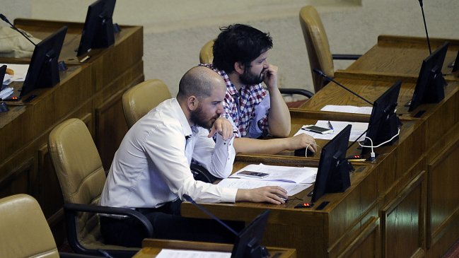 Bancada joven explicó por qué votó en contra de acuerdo por Ley Corta