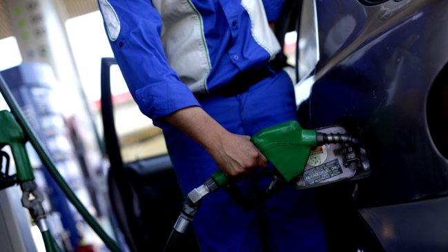 Este jueves nuevamente baja el precio de las bencinas