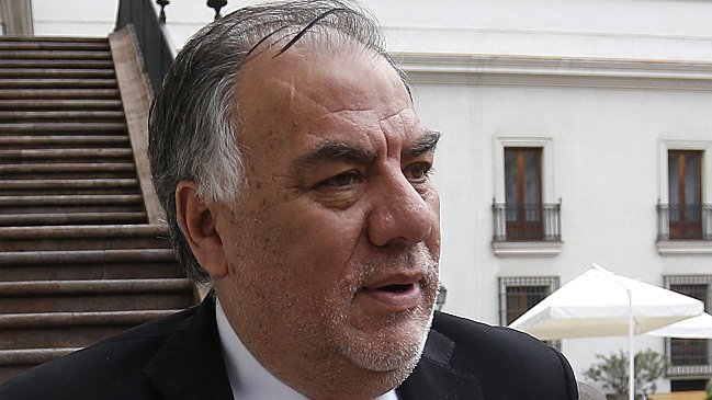 Andrade dice que controversia Dávalos-Peñailillo es una 