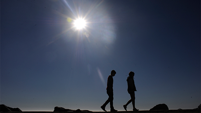 Meteorología emite alerta por alza en temperaturas para Navidad