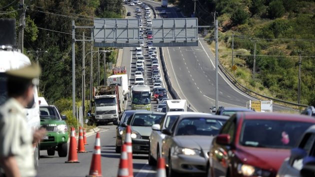Revisa el estado del tránsito, el Metro y Transantiago