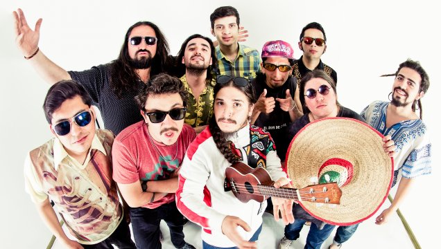 Santa Feria adelanta la fiesta de año nuevo con show en Valparaíso