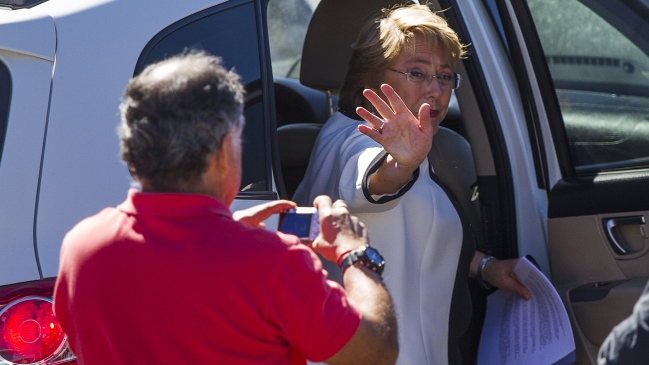 Visita de Bachelet a La Araucanía muestra posturas encontradas entre actores involucrados