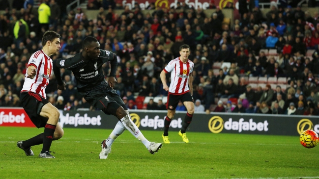 Liverpool volvió a la lucha por disputar copas europeas tras batir a Sunderland