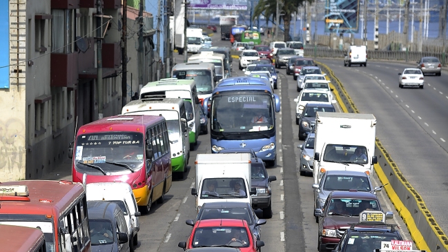 Refuerzan servicios básicos de Valparaíso ante masiva llegada de visitantes