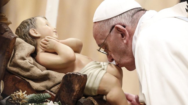 Papa anunció que publicará un video mensual para guiar oración de los católicos